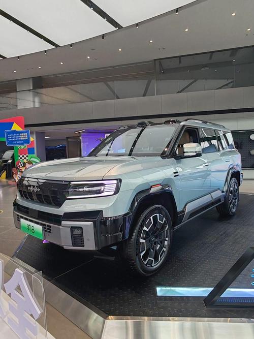 重庆272比亚迪方程豹硬派越野的爆款，英菲尼迪35周年与你共成长